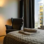 Skyline 21 - With A View Of Daire