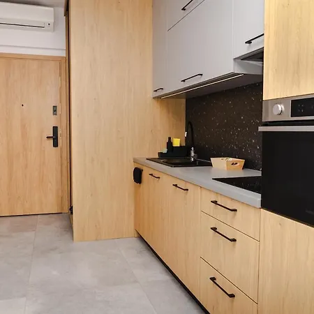 Skyline 21 - With A View Of *