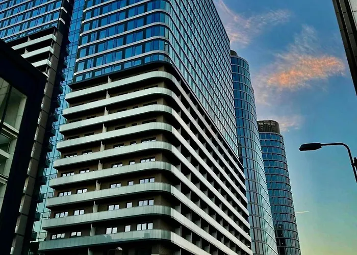 Skyline 21 - With A View Of *